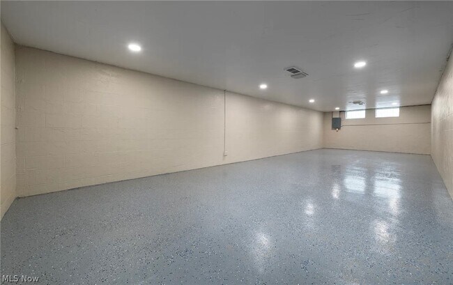 Building Photo - 2920 Northglen Dr