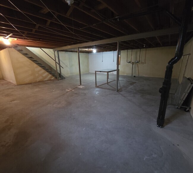 Building Photo - 1140-1142 W Weiland Ln