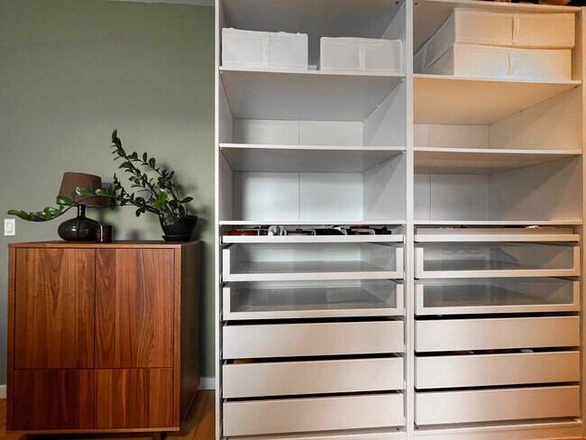Master Closet w/ Drawers, Shoe and Pant Racks - 11605 NW 35th Ave