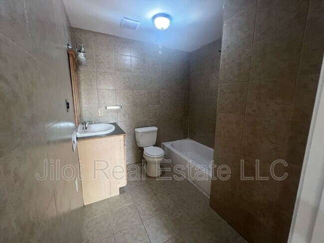 Building Photo - 1366 Clermont Ave