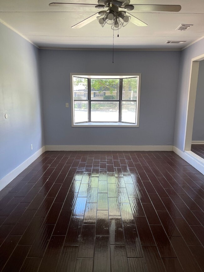 Building Photo - 1401 Brookhaven Rd