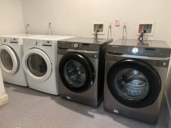 Building Photo - 217 Newark Ave