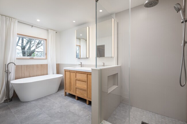 Building Photo - 1441 Calcutta Ln