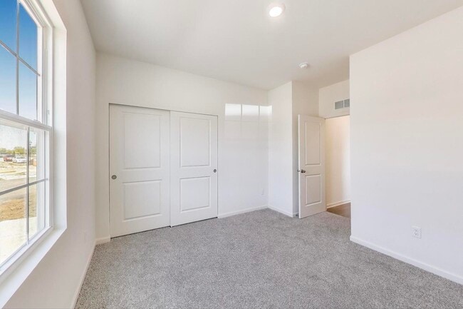 Building Photo - 6443 Juniper Dr