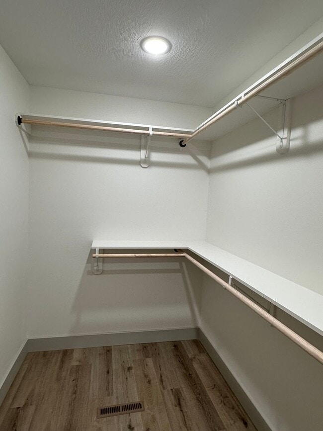 Building Photo - NEW CONSTRUCTION 5 Bed 3 Bath w/ Walk Out ...