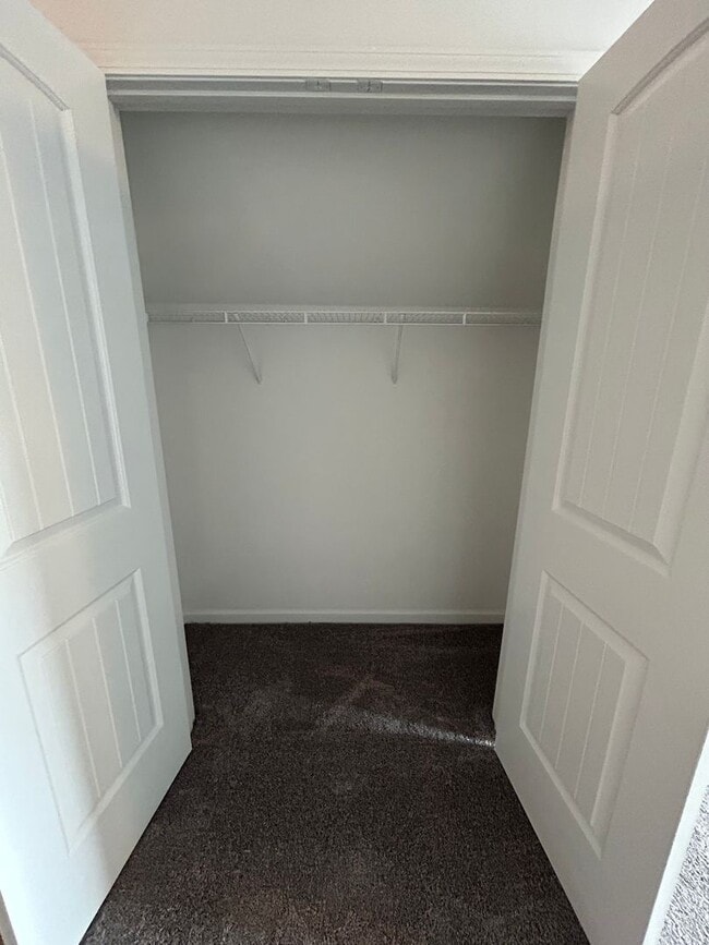 Building Photo - Newer Built 4/3 House in West Rome- $1,995