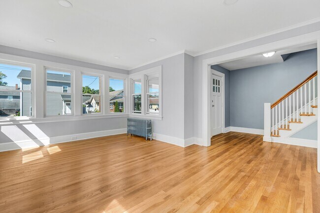Building Photo - 54 Fleet St
