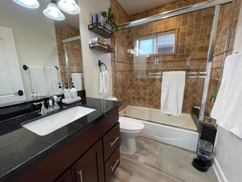 Building Photo - 6518 Walker Ave