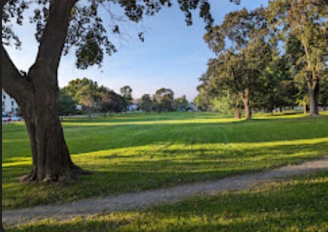 Building Photo - 163 Broadway