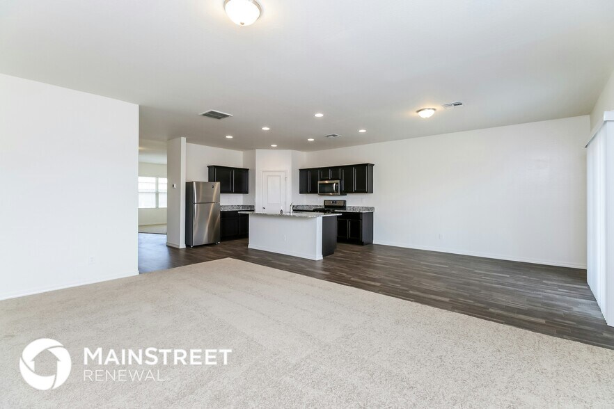 Building Photo - 4502 W Feather Plume Dr