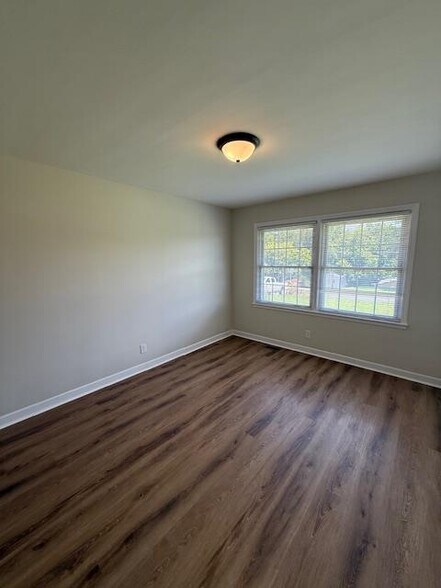 Building Photo - 5590 Merle Dr