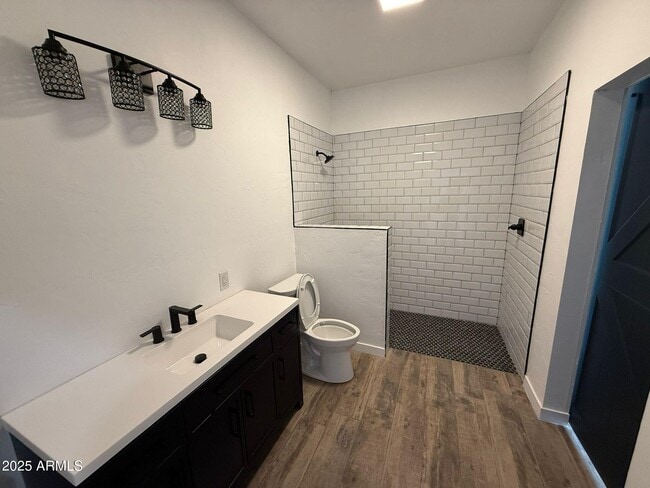 Building Photo - 1951 E 13th St