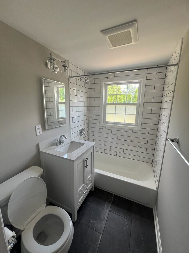 Downstairs Bathroom - 70 Tartan Rd
