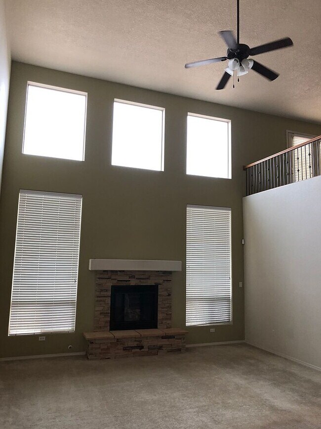 Building Photo - Single Family Home