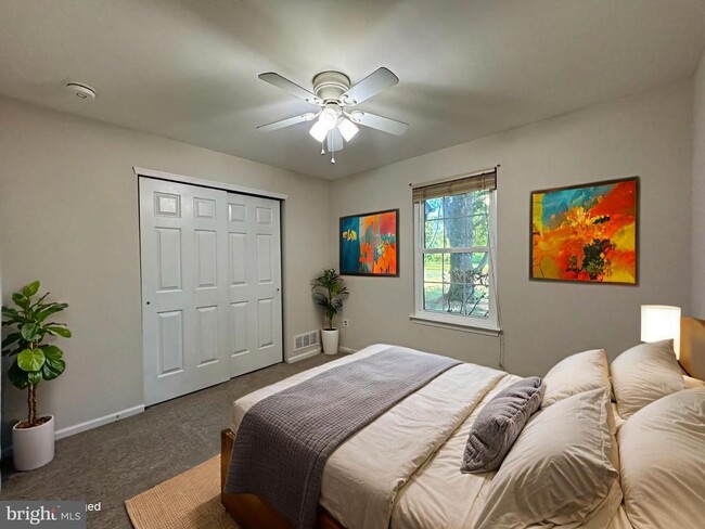 Building Photo - 301 SASSAFRAS Ct