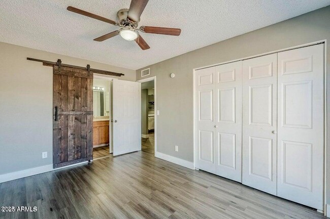 Building Photo - 1826 N Spring