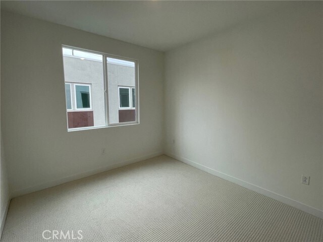 Building Photo - 691 S Lyon St