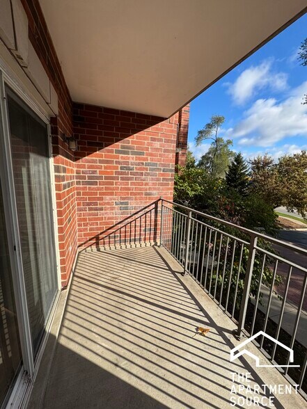 Building Photo - 3400 N Old Arlington Heights Rd
