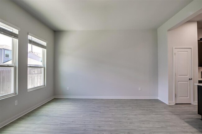 Building Photo - 15107 Forum Ave