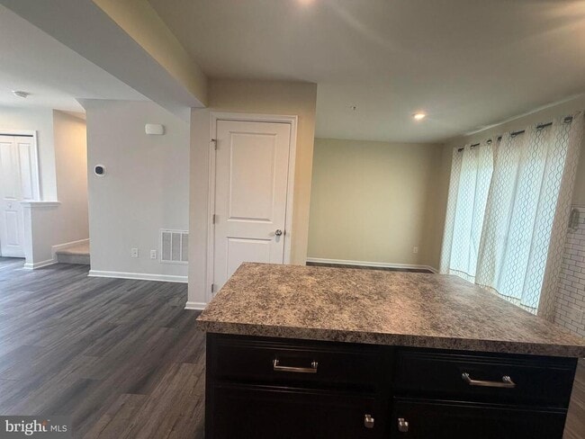 Building Photo - 70 Azalea Cir