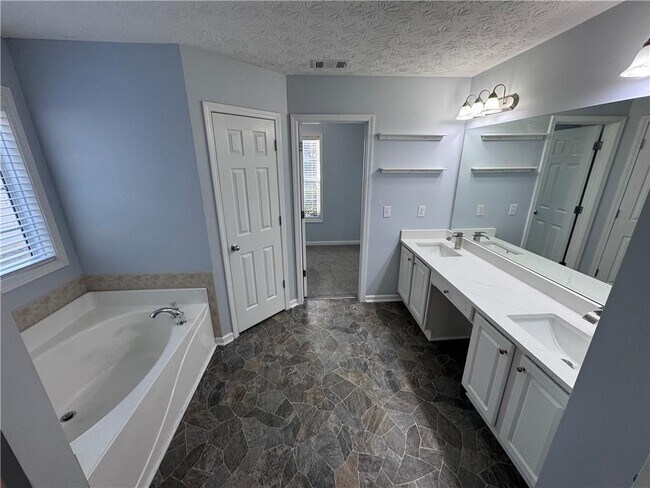 Building Photo - 2752 Saddle Horn Pl SW