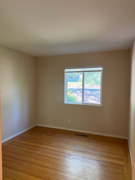 Building Photo - 145 Austin Ln