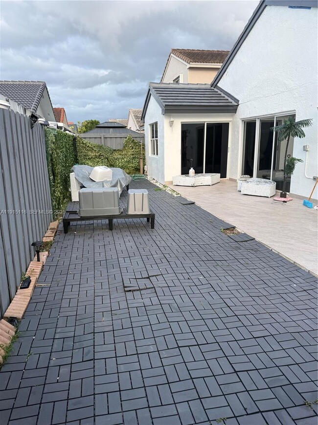 Building Photo - 15963 SW 82nd St