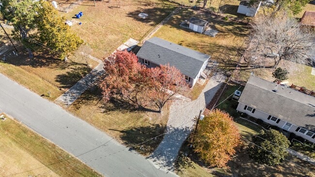 Building Photo - 114 Arrowood Dr