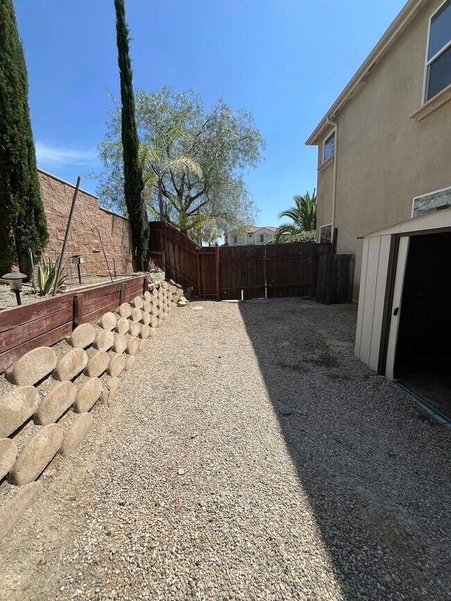 Building Photo - 23990 Hollingsworth Dr