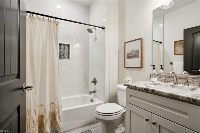 Building Photo - 3009 Ridge Dr
