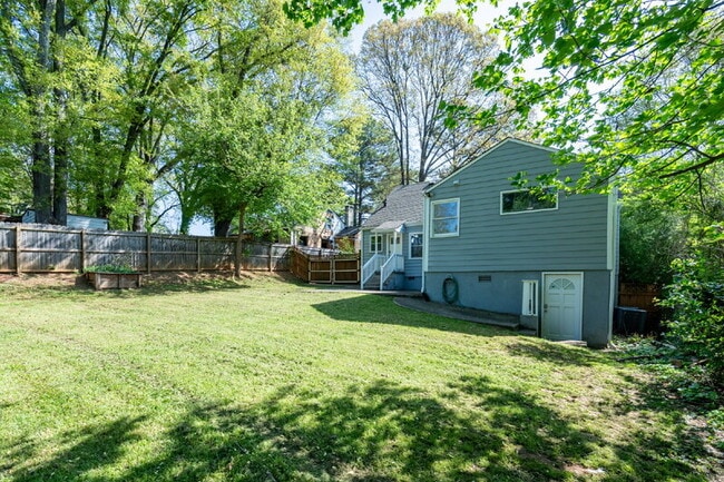 Building Photo - 3265 N Fulton Ave