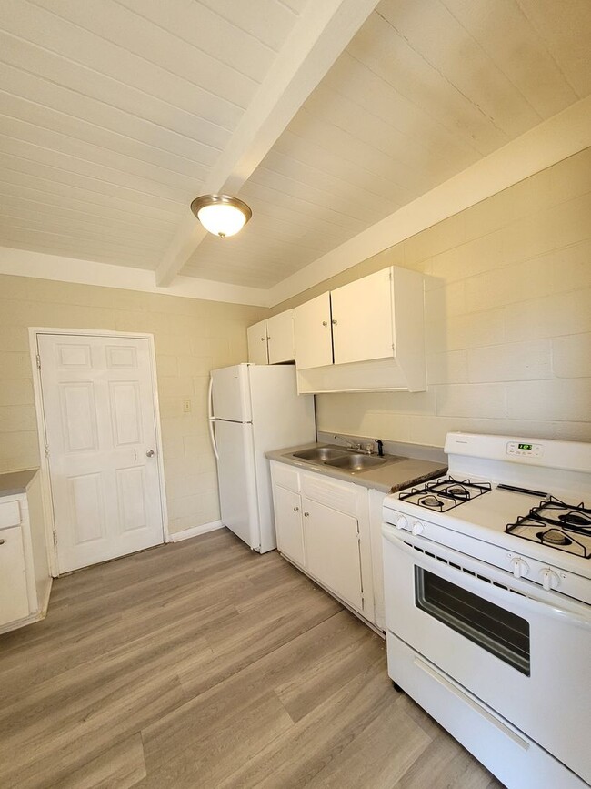 Building Photo - 402 New York Dr