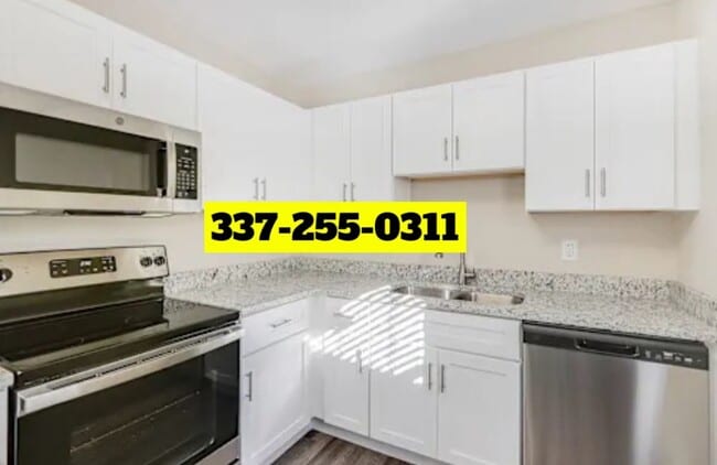 Building Photo - 2818 17th Ave N