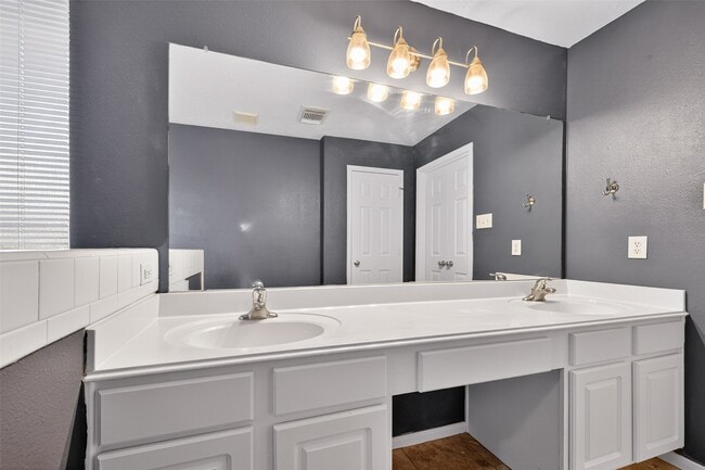 Building Photo - 5411 Losoya Ct