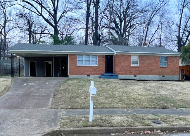 Primary Photo - 3921 Callahan Dr