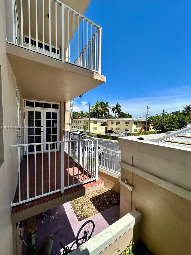 Building Photo - 1280 S Alhambra Cir