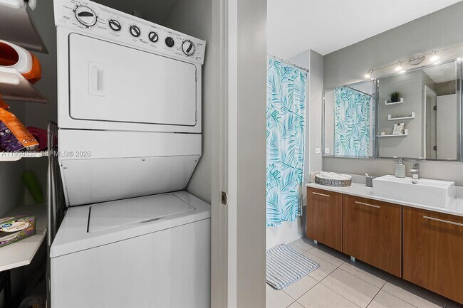 Building Photo - 3301 NE 1st Ave