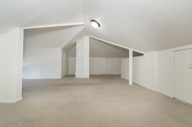 Building Photo - 2 Bedroom 1 Bath + Loft Apartment - One Bl...