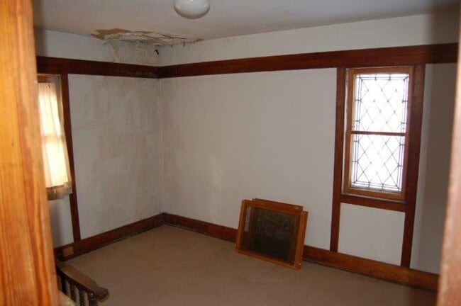 Building Photo - The Lamp House - 4 Br., 3 Bath Home  Available 8/15/2026-Month to Month