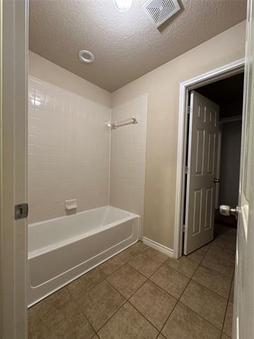 Building Photo - 139 Overland Tr