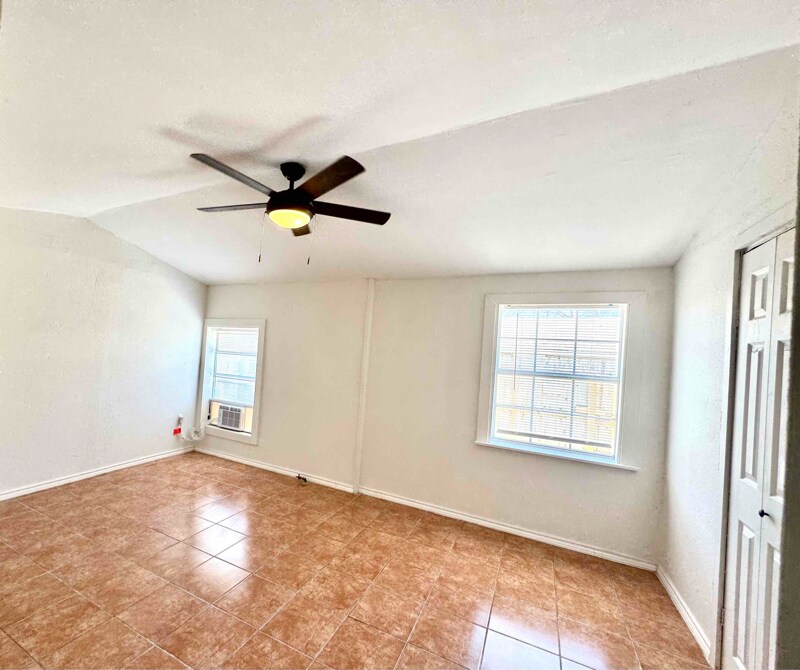 Building Photo - 610 Fenfield Ave