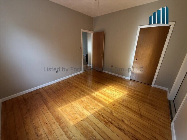 Building Photo - 70 Melville St