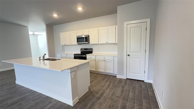 Building Photo - 17024 Buck Cir