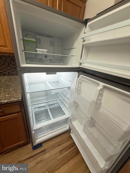 Building Photo - 28 Oak Shadows Ct