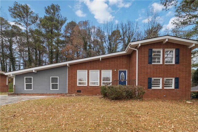 Primary Photo - 3035 McLendon Cir NW