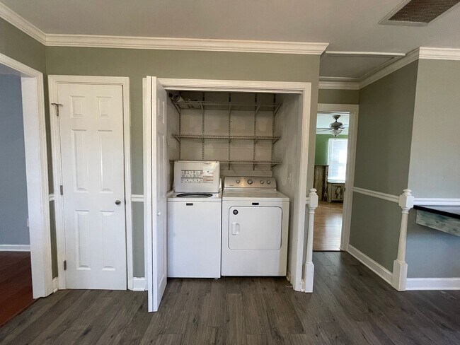 Building Photo - 2 Bedroom/2 Bath Home in Albemarle