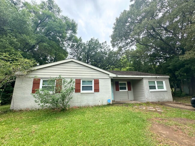 Building Photo - 4077 S Lancewood Dr