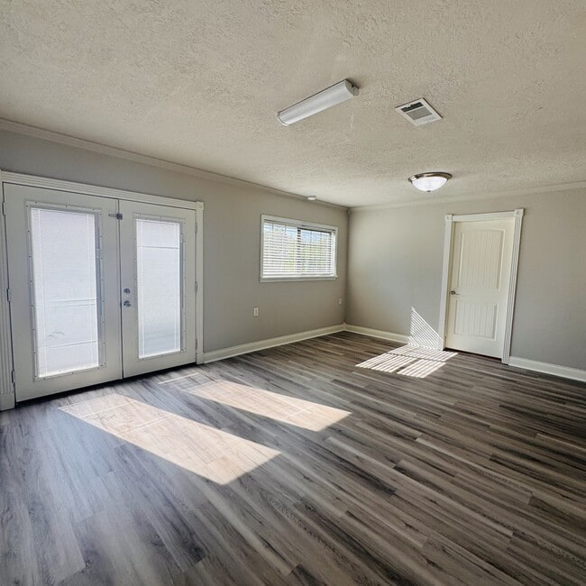 Building Photo - 125 2nd Ave