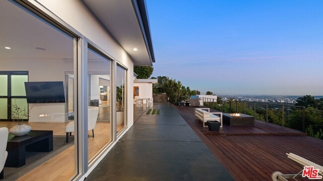 Building Photo - 10134 Angelo View Dr