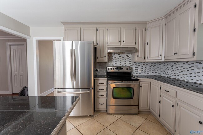 Building Photo - 425 Arthur St NW